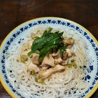 レシピを参考にさせて頂きました！！
鶏の胸肉をお素麺と食べる新しい食べ方で、赤味噌がなかったけど、普通のお味噌でも大丈夫で、お陰さまで美味しく頂きました(^^)